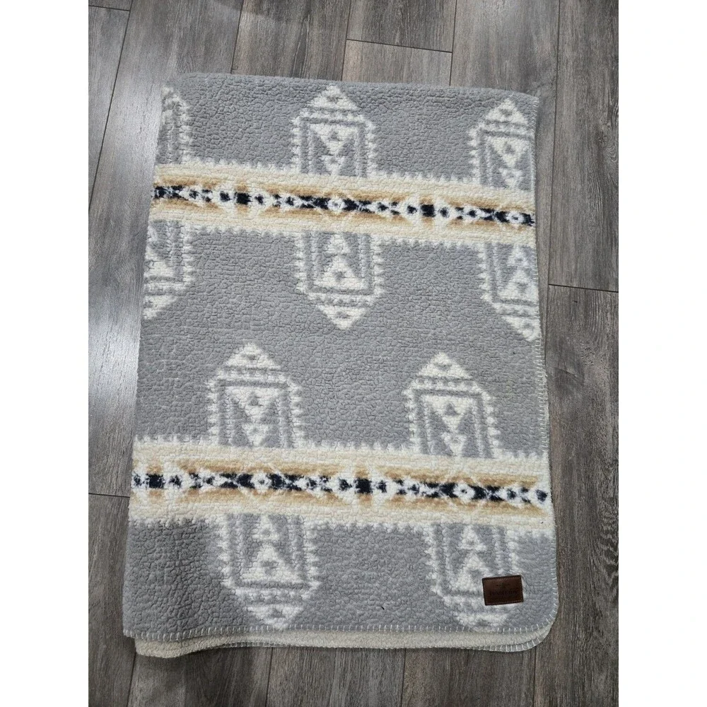 Pendleton Home Collection Gray Southwest Reversible Sherpa Throw Blanket 50x70